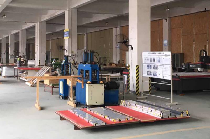 إنتاج ألواح التقسيم